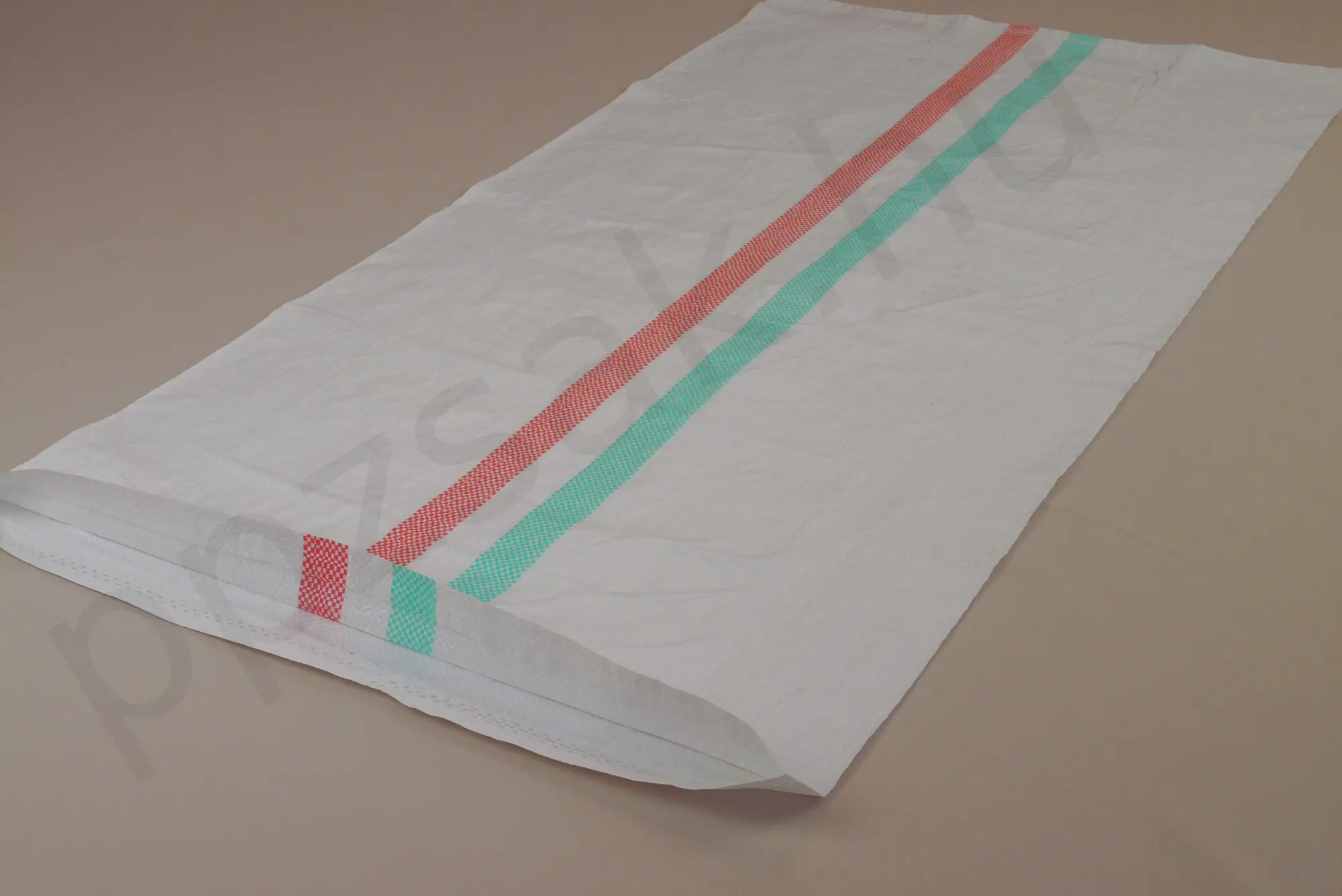 Nemzeti csíkos 56 x 110 cm zsák